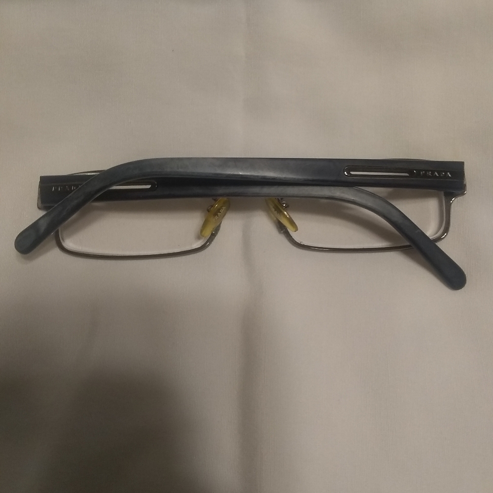 PRADA eyeglasses - Picture 9 of 16